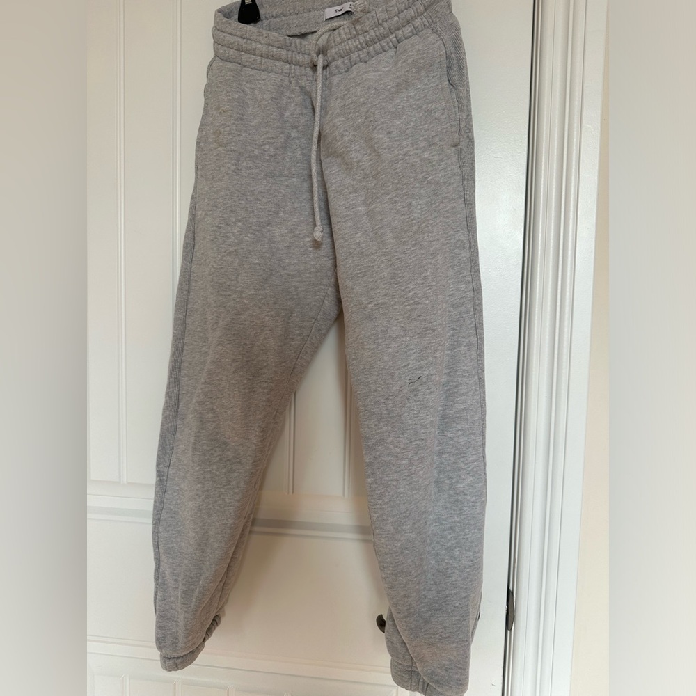 Aritzia sweat pants